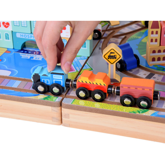 Drevená súprava stavebných kociek s vláčikom v kufríku 89 prvkov Inlea4Fun TRAIN SET BLOCK 